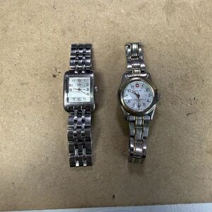 X2 Victorinox Swiss Army Alliance Ladies watch, working